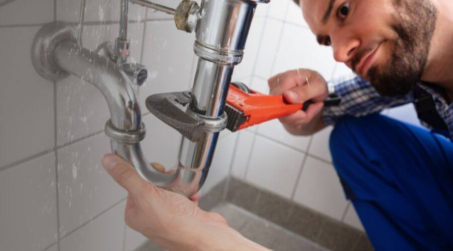 Expert burst pipe repair services in Lonedell, MO